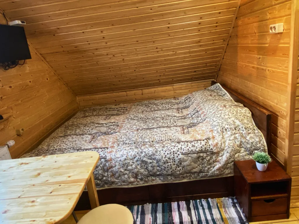 Дом на берегу реки