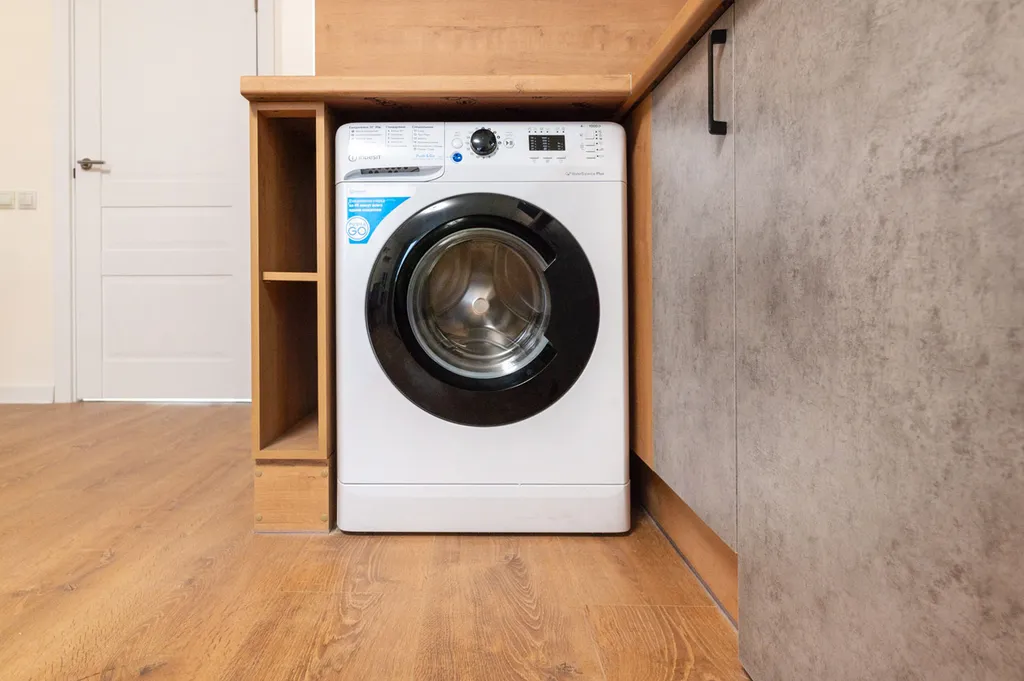 Студия у аллеи фонтанов и парка