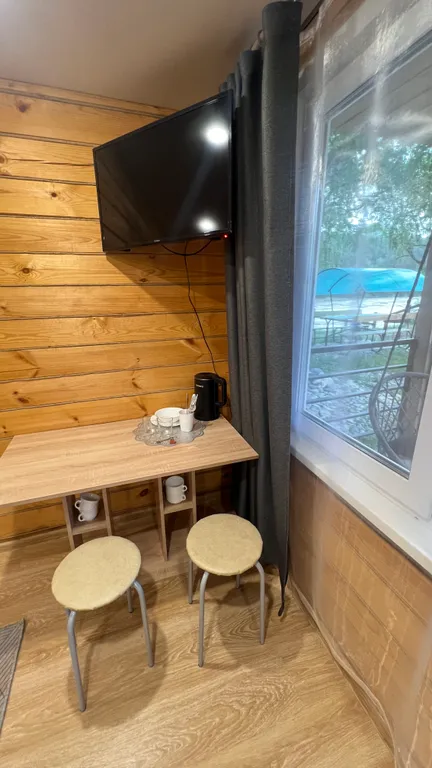 Уютный домик на берегу Катуни с видом на реку