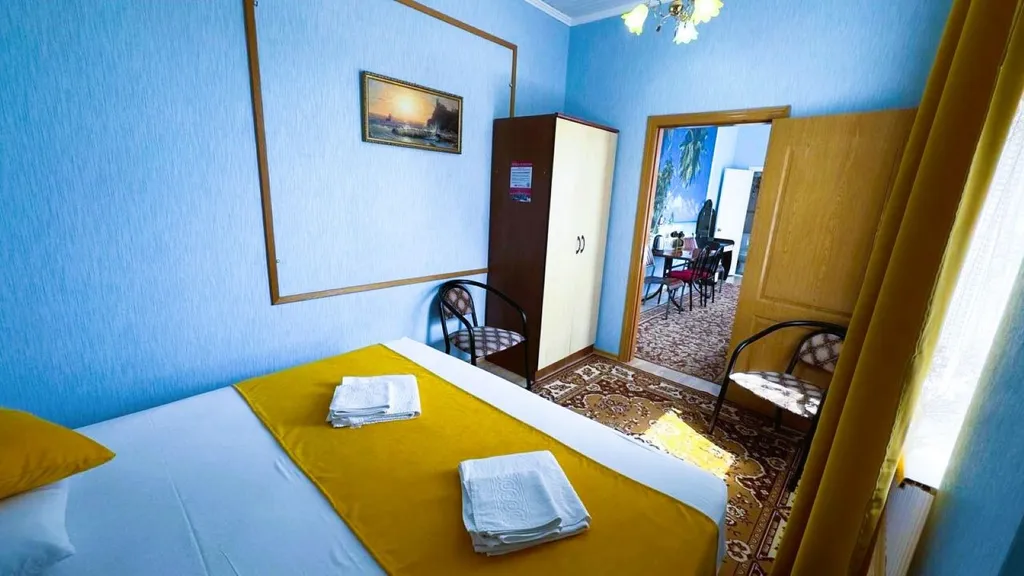 Двухкомнатный номер для 4-х гостей и дополнительным местом