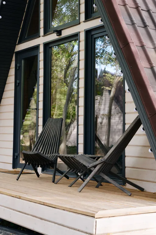 Место силы в лесу на берегу реки