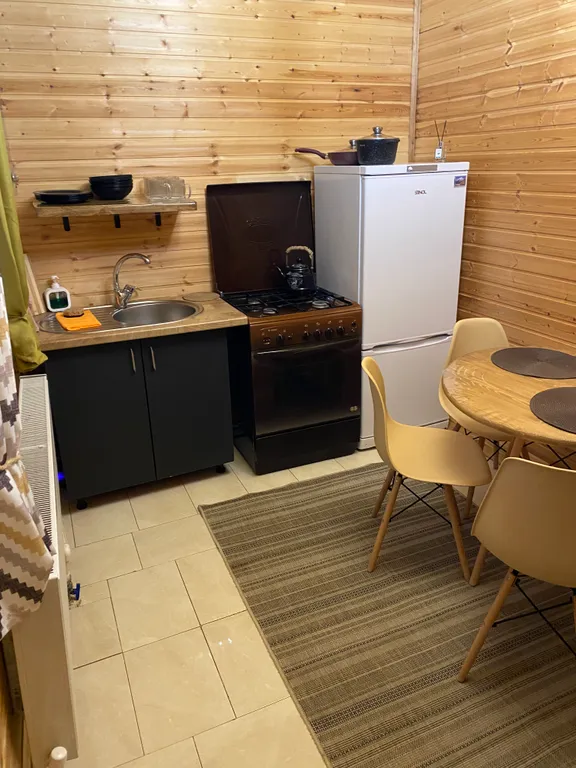 Уютный домик под лесом