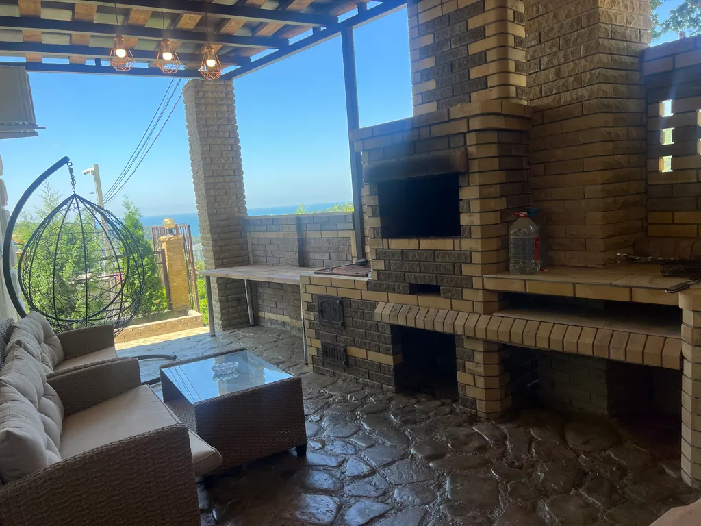 Дом с бассейном и сауной