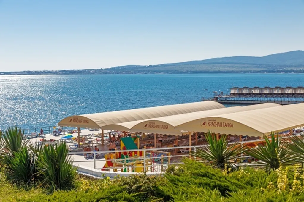 Квартира Квартира в ЖК Изумрудный город на берегу моря с бассейном — Геленджик