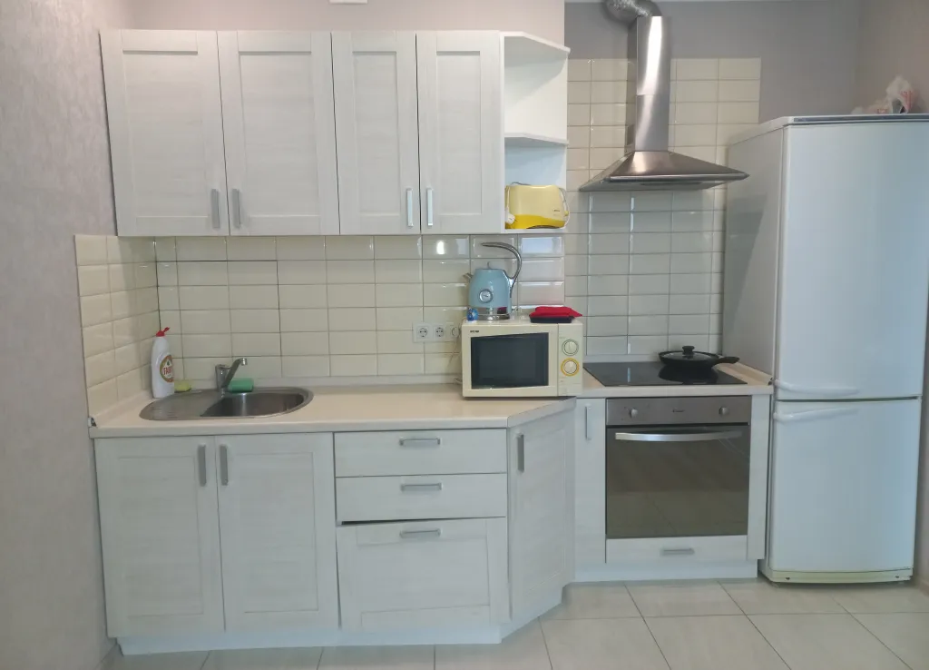 Квартира с большой кухней гостинной, вид из окна на Москву