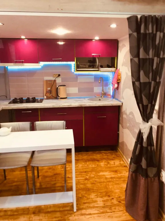 Просторная студия с дизайнерские ремонтом