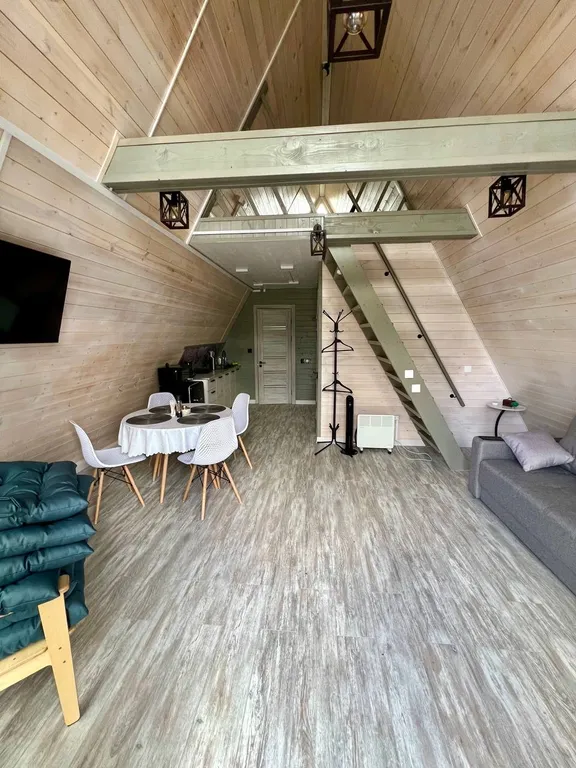 Уютный а-фрейм в деревне