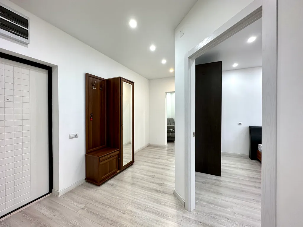 Просторная 2-к квартира в центре. Не берем оплату за финальную уборку