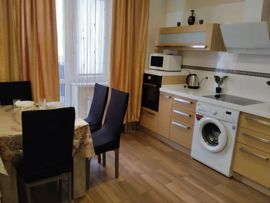 Уютная, чистая квартира возле парка и стадиона Галицкого