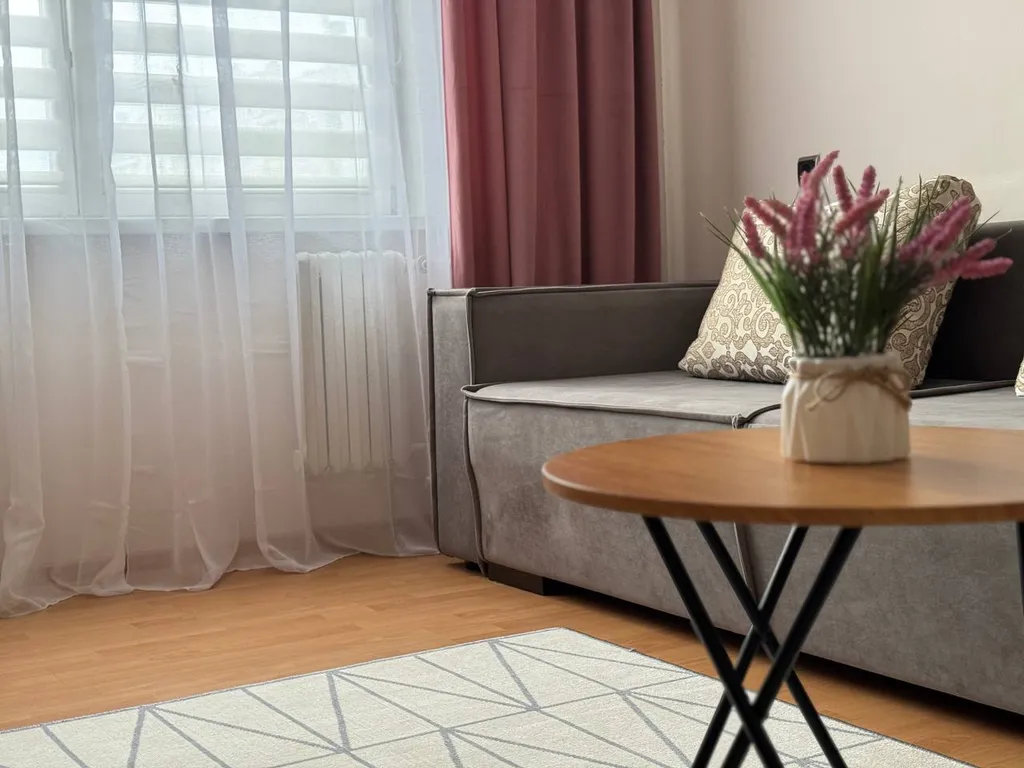 Отличная квартира рядом с центром -для командировочных и гостей города