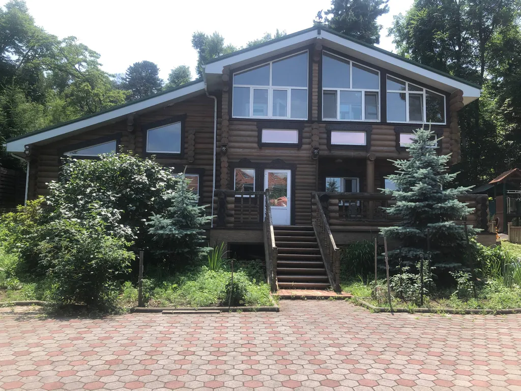 Аренда Коттеджа с баней, бассейном, джакузи, стадионом и зоной барбекю