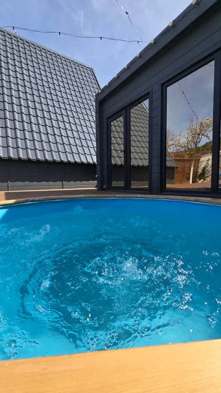 Дом А-фрейм из дерева с баней и джакузи