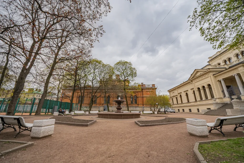 Уютная современная квартира в центре города