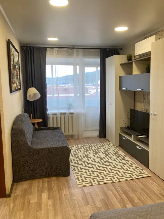 Уютная квартира в центре города — аренда посуточно в Горно-Алтайск