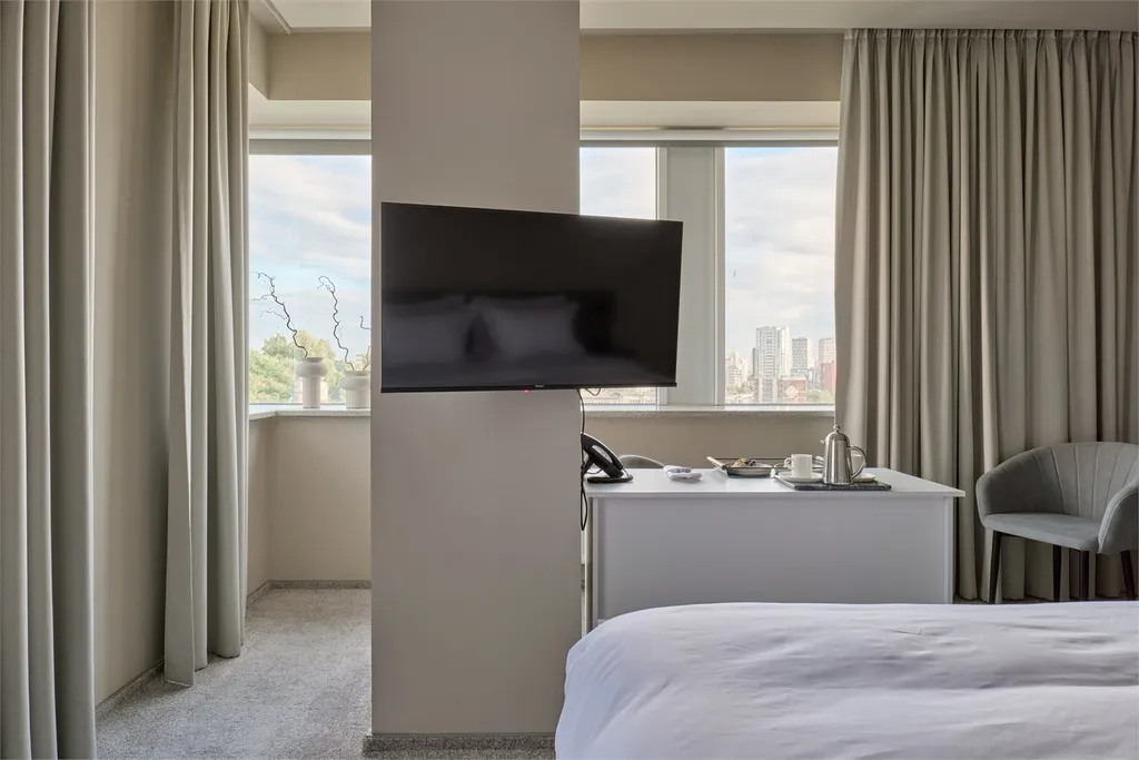 Джуниор Сюит