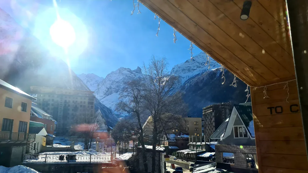 Домик в Домбае