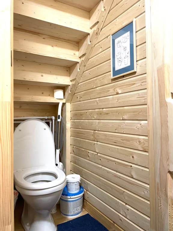 Домик мечты в самом живописном месте города, у реки и озера