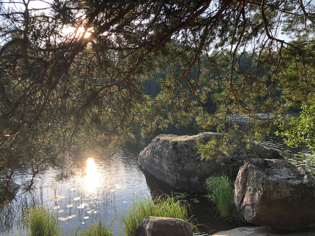 Дом на берегу озера