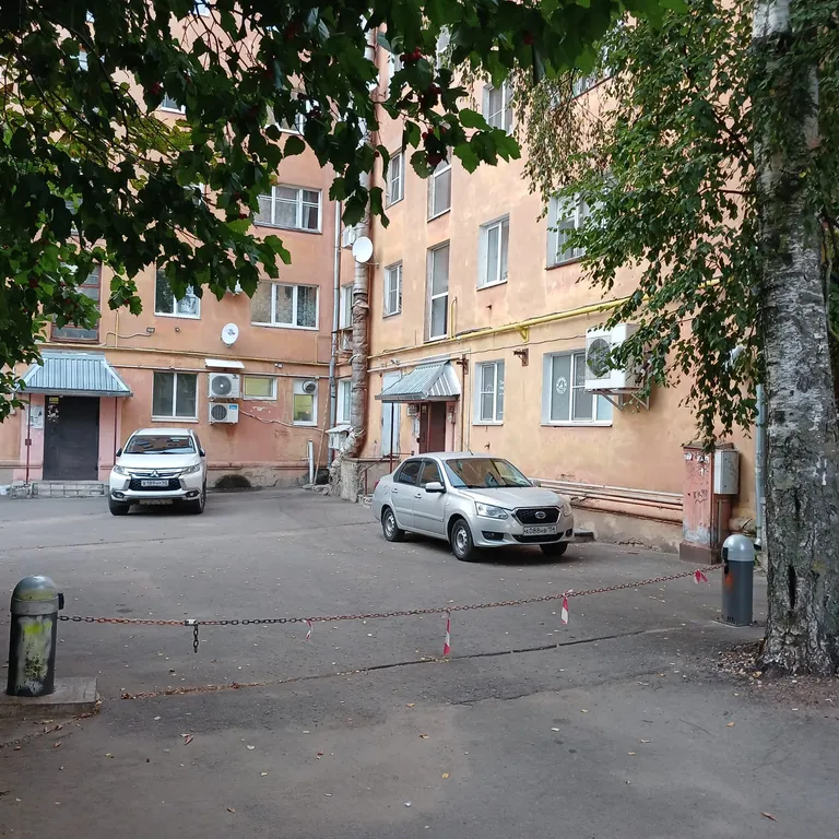 Уютная квартира в центре города, с видом на реку Ловать