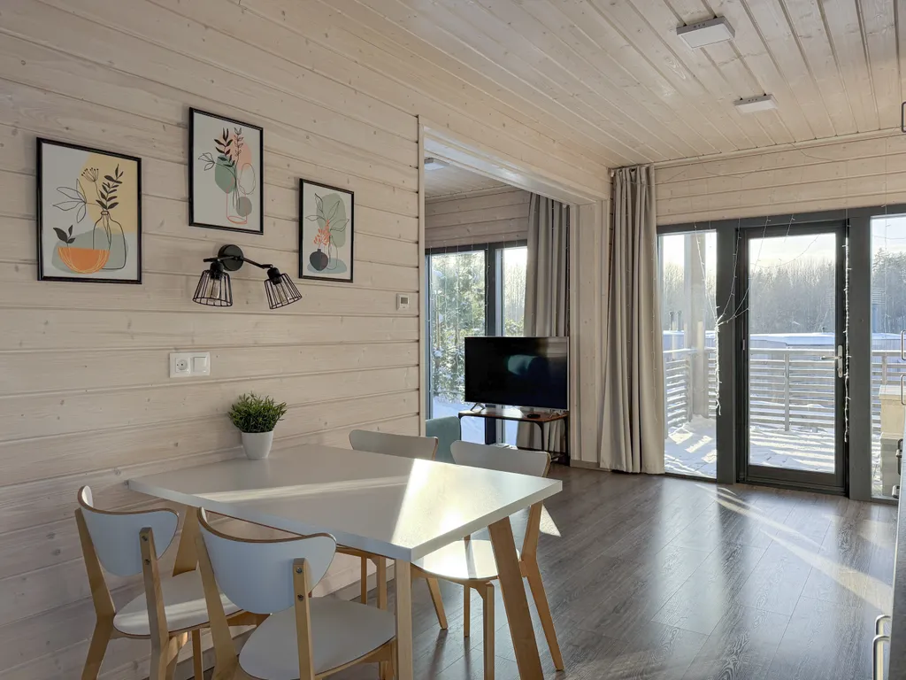 Коттедж Уютный домик на берегу озера — Стеклянный