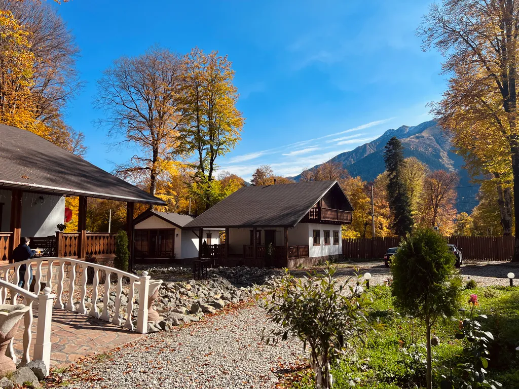 Коттедж Шале с видом на горы и реку Moon House Arkhyz — аренда посуточно в Архыз