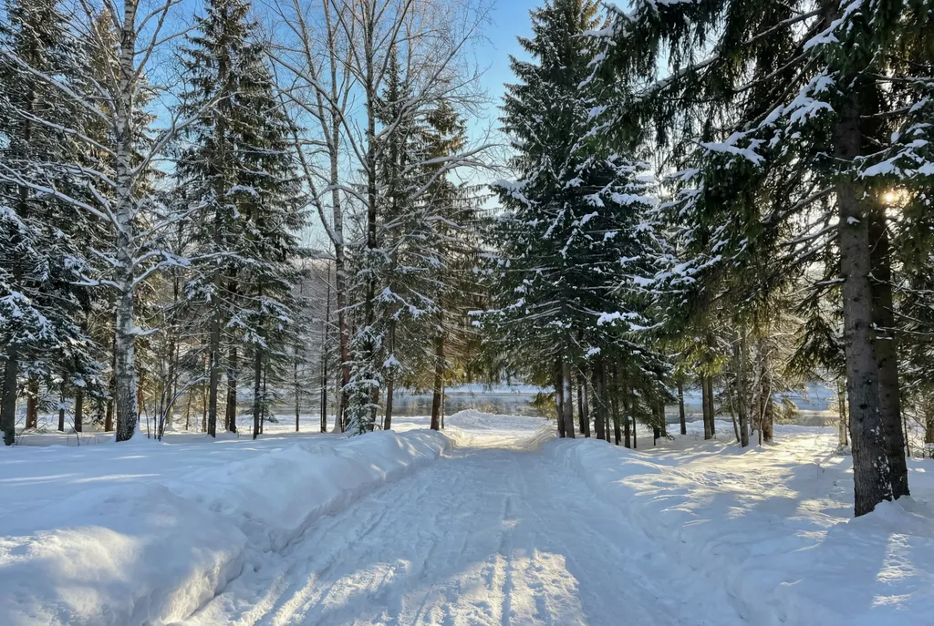 Уютный домик на берегу реки Косьва