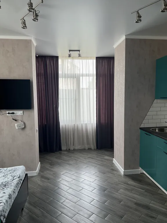 Студия в новом доме с новым хорошим и уютным ремонтом