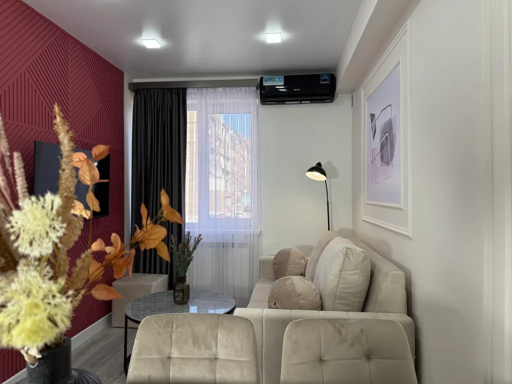 New trendy 1bd apt, Unbeatable location