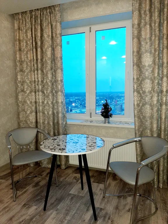 Завораживающий вид с 21го этажа в шаговой доступности от жд вокзала