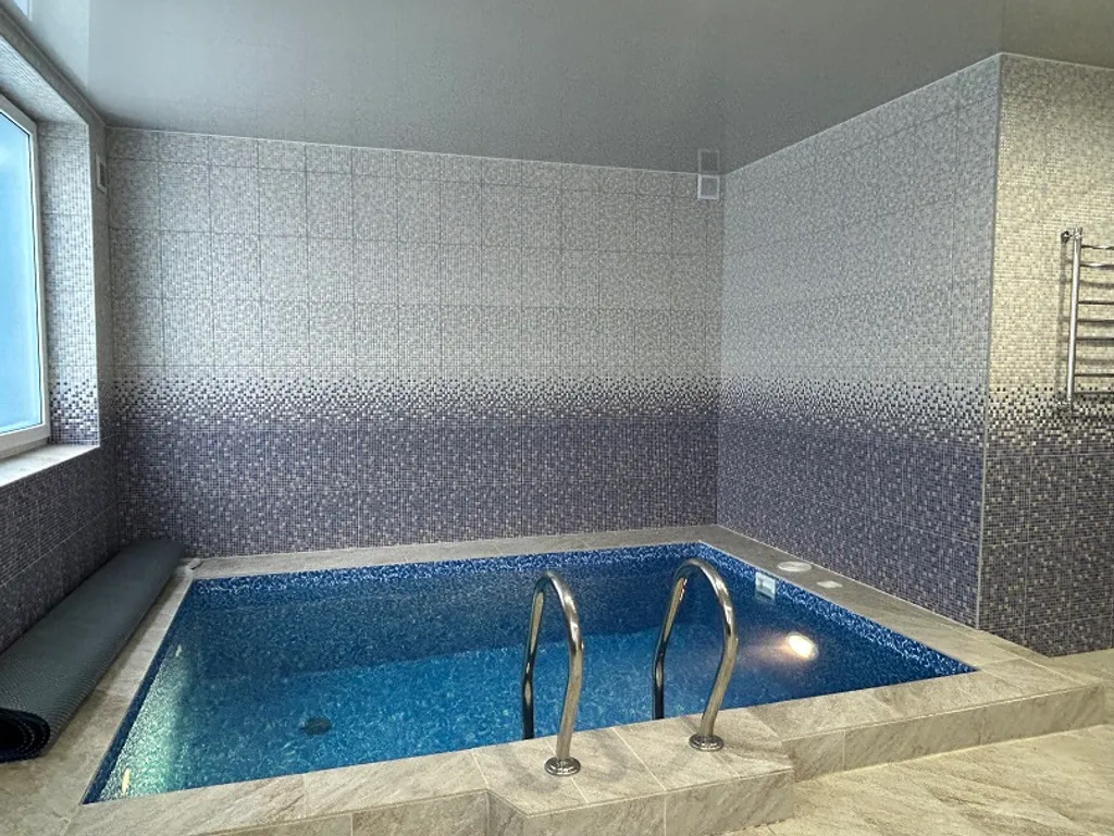 Уютный коттедж рядом с минском, с баней на дровах и бассейном