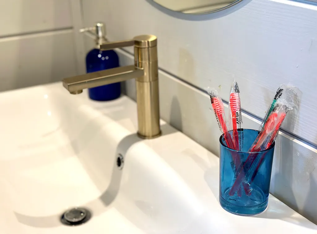 Стильный современный дом для отдыха на природе