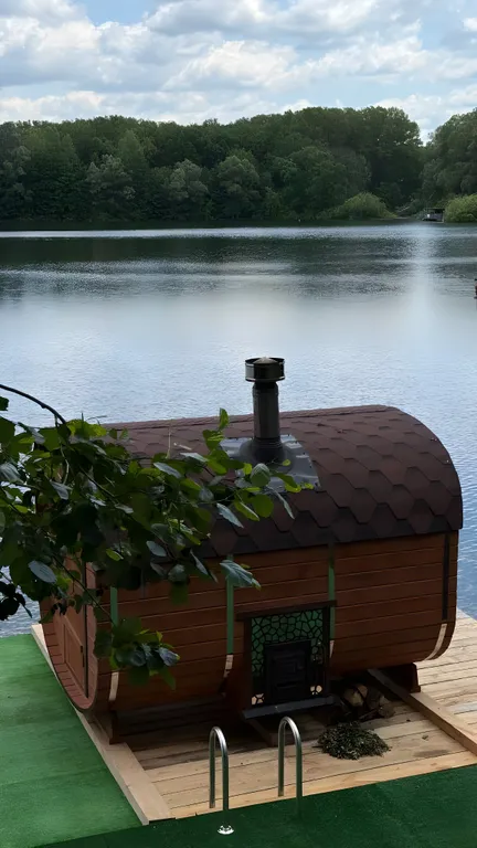 Дом у озера для двоих