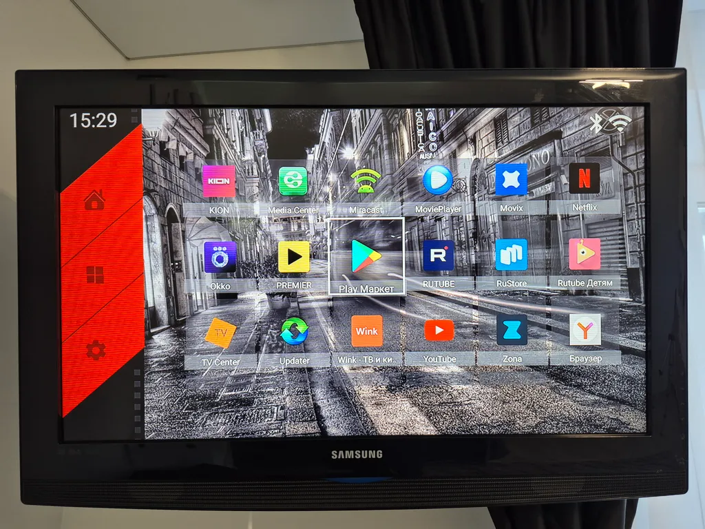 Студия на набережной с видом на реку