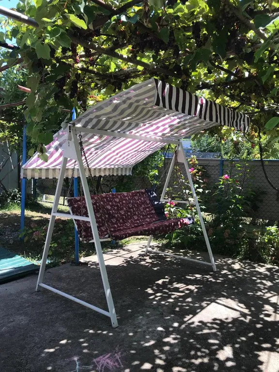 Часть дома с отдельным входом и верандой