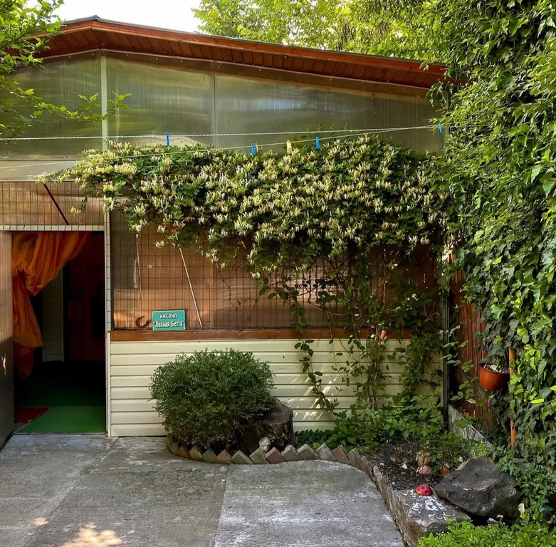 Большой семейный коттедж в Бетте — аренда посуточно в Бетта