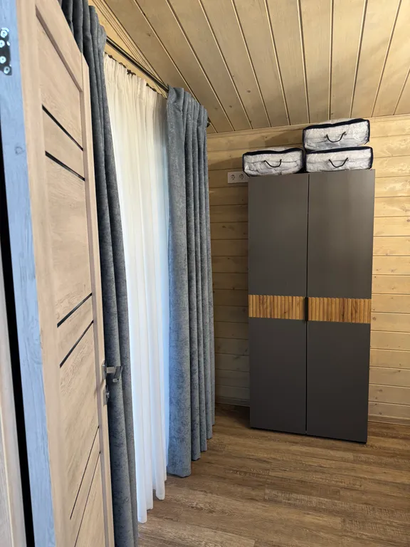 Коттедж Дом с панорамными окнами и видом на лес — Архыз