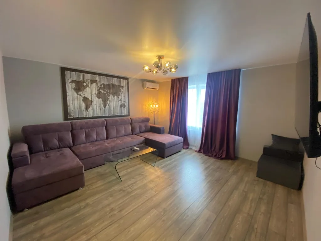 Уютная квартира в центре города и рядом с трассой М4 — аренда посуточно в Павловск