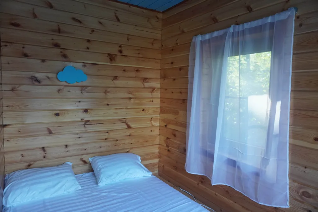 Домик на горке с баней