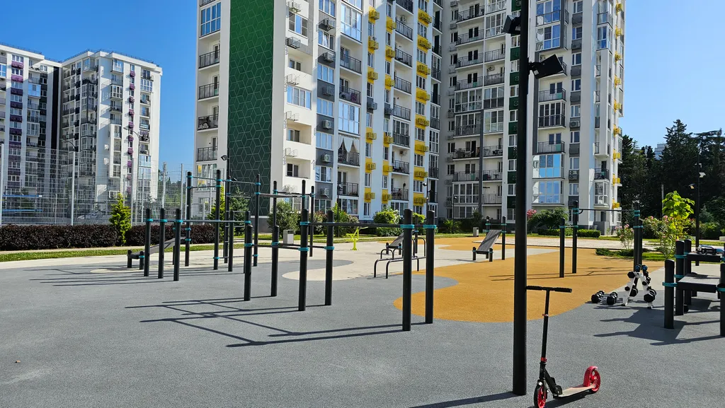 Квартира Апартаменты с видом на горы и детскую площадку — Сочи
