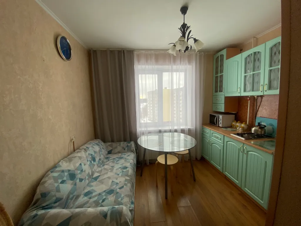 А из нашего окна, речка дивная видна