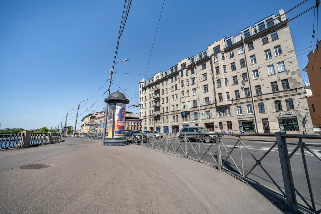 Квартира-Студия в центре Питера, с видом на Неву