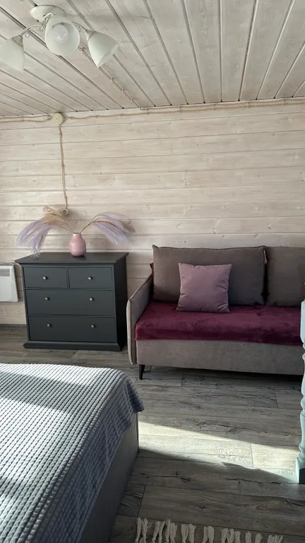 Благоустроенный дом на индивидуальной территории с видом на Байкал