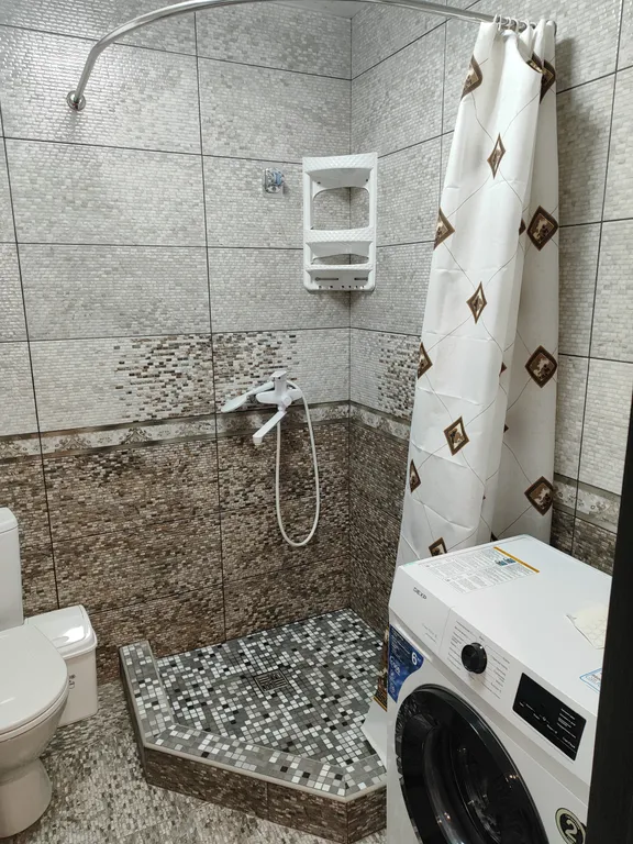 Коттедж Коттедж Уютная и комфортная двухкомнатная квартира — Евпатория