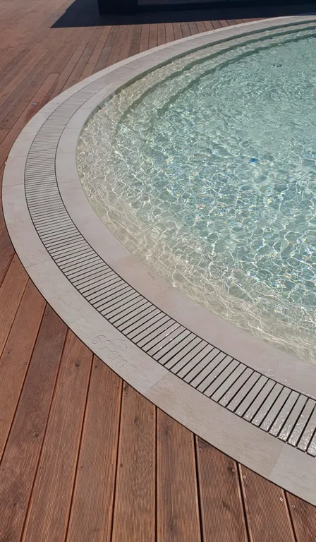 Вилла на 2 линии от моря