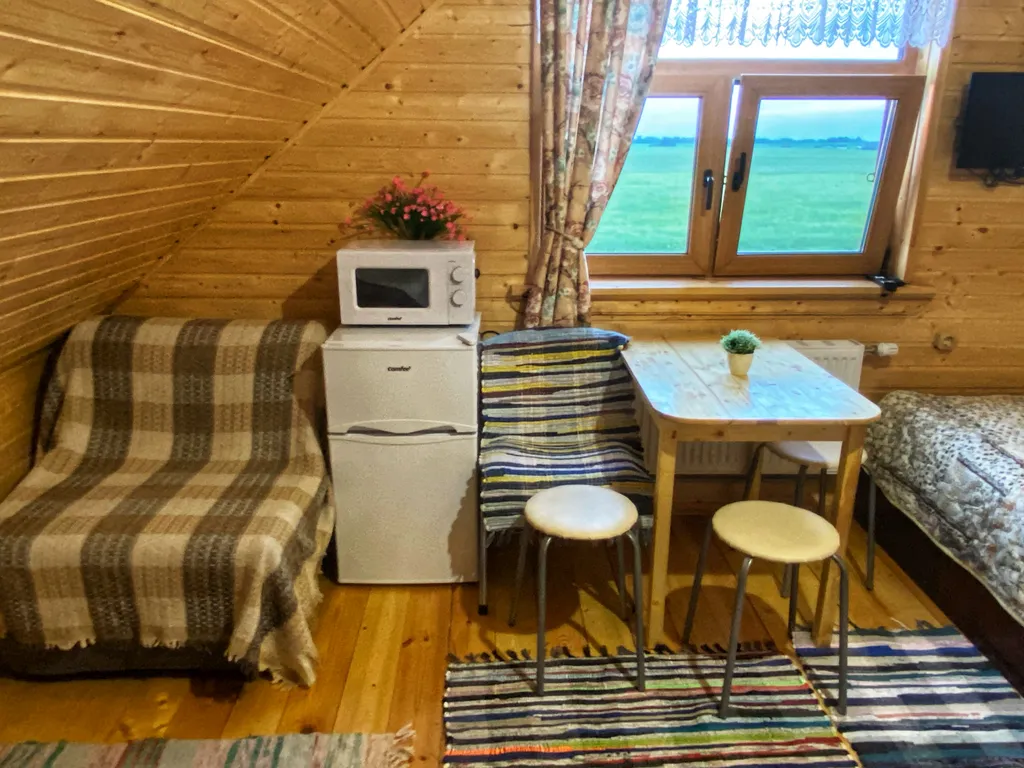 Дом на берегу реки