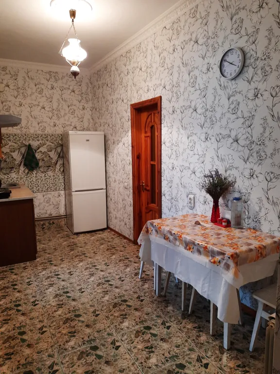 Квартира с зеленым двориком, мангалом и гаражом в 5 мин от моря