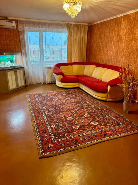 Три балкона, три стороны света, три настроения