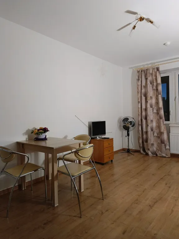 Видовая квартира-студия на самом берегу Невы