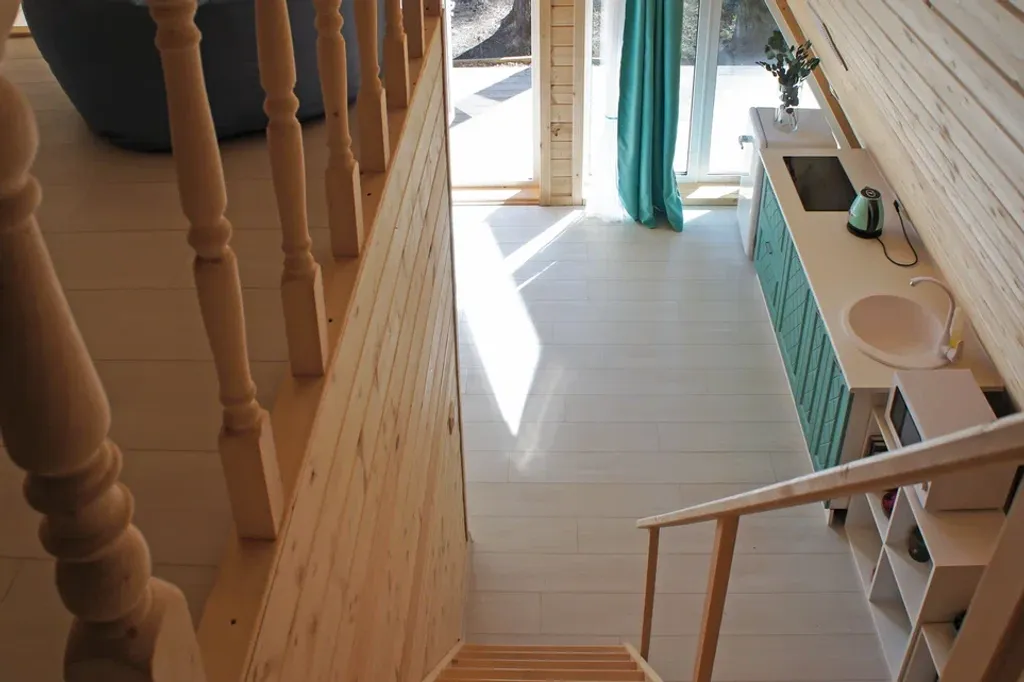 Домик с баней в лесу