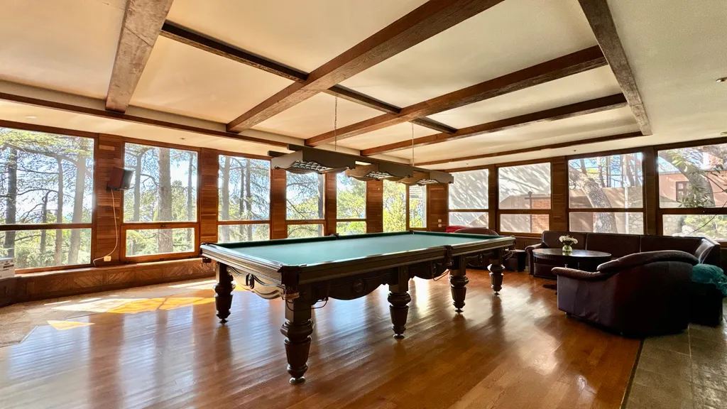 Дом у моря с личным парком, бассейном и сауной